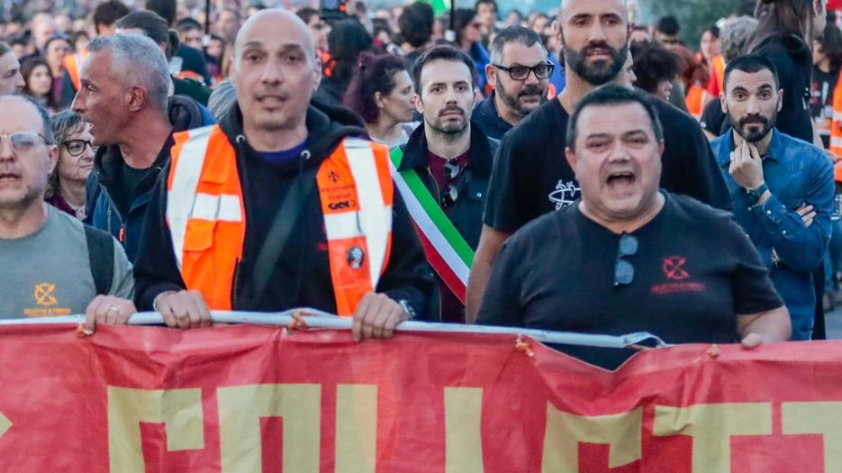 Una delle tante manifestazioni di protesta dei lavoratori ex Gkn