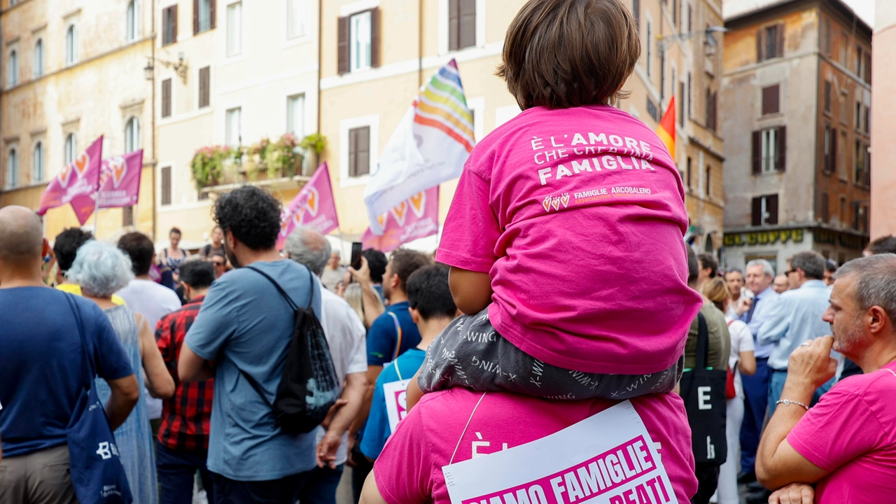 Sit-in di protesta organizzato da Famiglie arcobaleno e altre associazioni Lgbtqia+