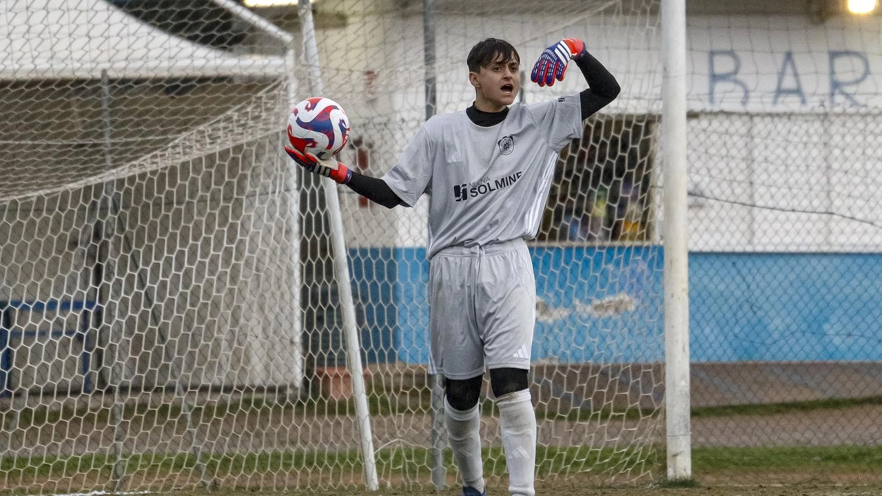 Un esordio per nulla condizionato dall’emozione e con vittoria per il giovane portiere Alessio Parenti che dalla Juniores dello...