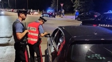 I carabinieri hanno arrestato nella notte tre persone per rapina