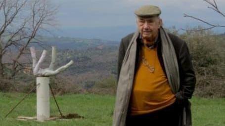 E’ morto Daniel Spoerri, ha donato all’Amiata un giardino d’arte fra i più preziosi