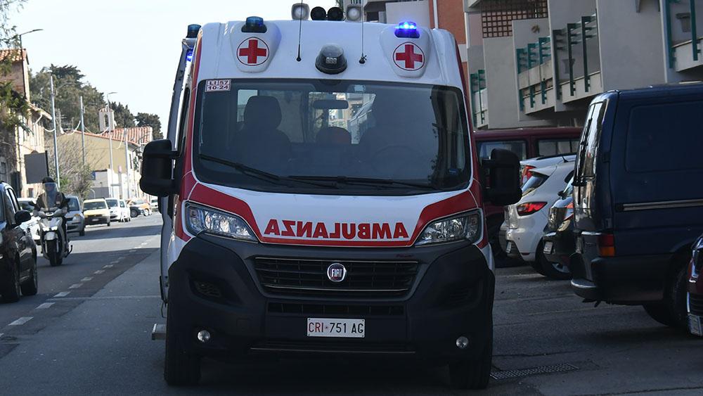 Incidente a Terni, muore scooterista: scontro con un autocarro
