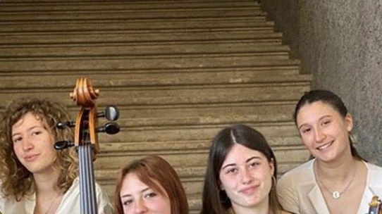 Quattro ragazze tra 18 e 20 anni, unite dalla passione per la musica e dall’entusiasmo nel suonare insieme. È il...