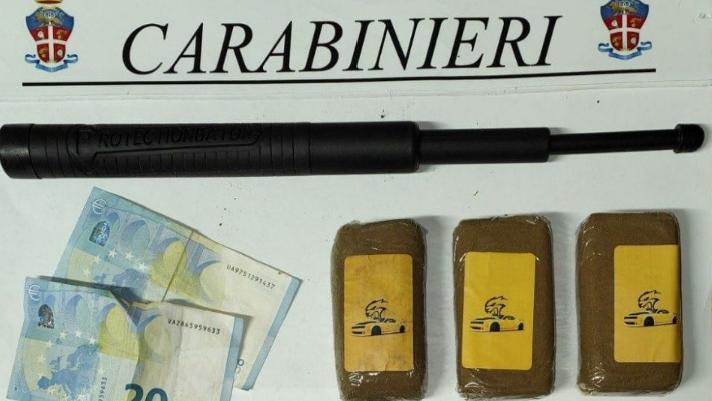 Colpo allo spaccio a Pisa: arrestato 25enne con 700 grammi di hashish