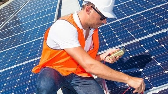 Comitato PianoCasole all’attacco: "No a mega parchi fotovoltaici. Deturpano terreni agricoli integri"