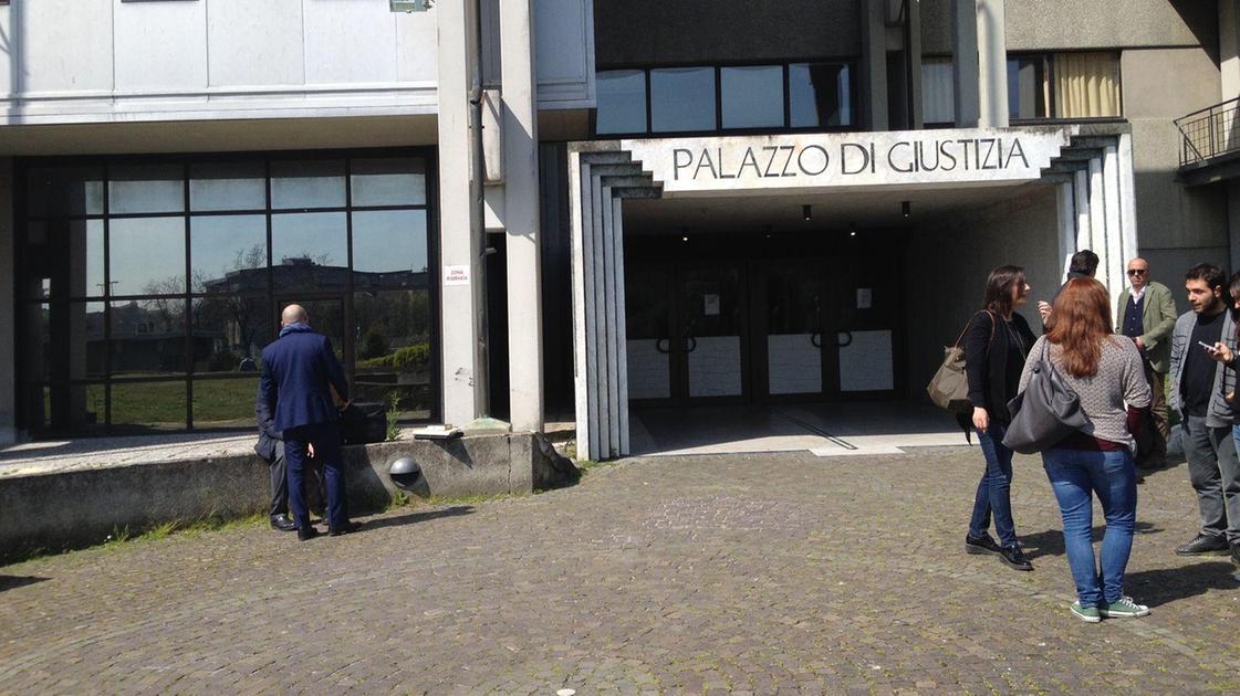 Prato, i mali del tribunale: dopo il topo l’amianto nei condizionatori. “A rischio la salute della gente”