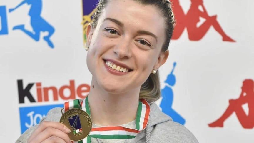 La giovane schermitrice Alessia Paoli ha conquistato il bronzo al Campionato Master 2024 a Verona, dimostrando impegno e costanza nella disciplina che pratica dal 2008.