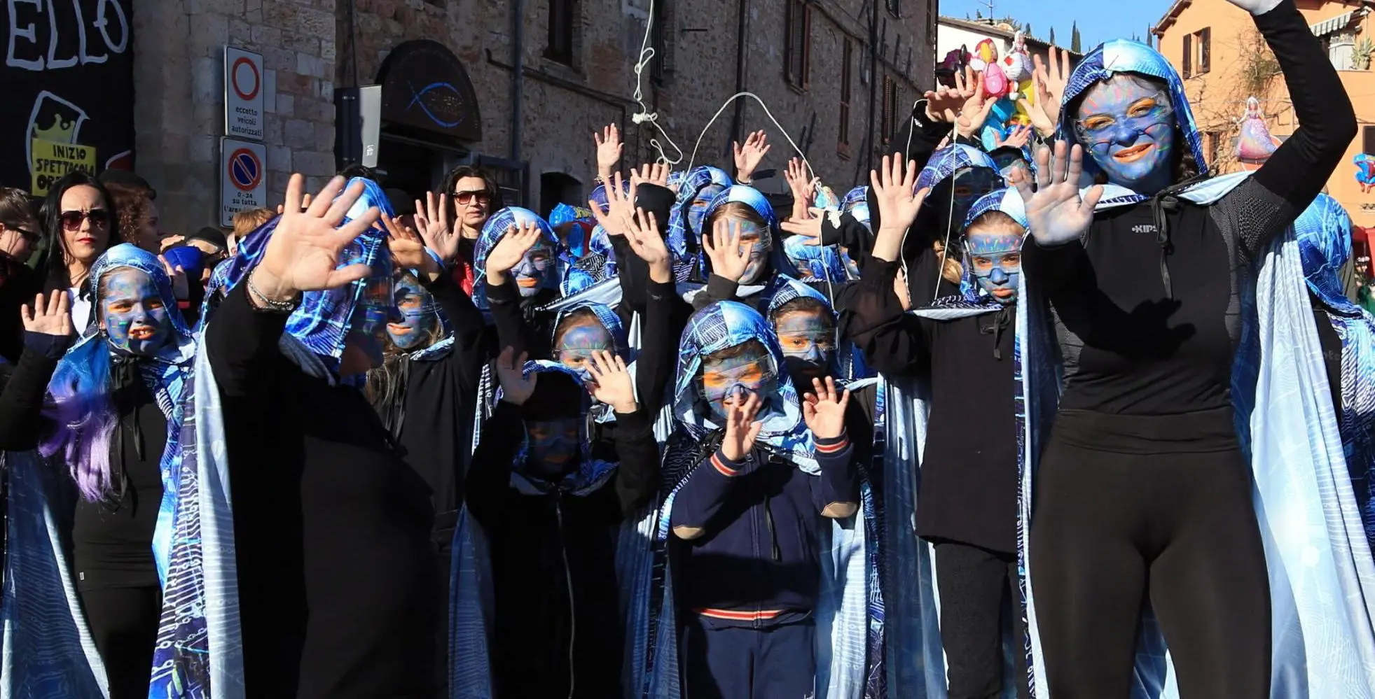 “Carnevale dei ragazzi“ alla terza sfilata. Dopo il rinvio tornano i carri e le maschere