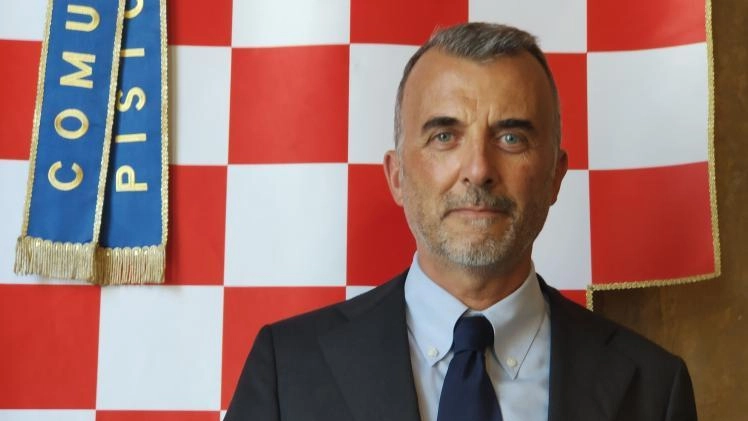 Il consigliere Paolo Tosi solleva preoccupazioni sull'emergenza ambientale alla discarica Brusigliano a Pistoia, chiedendo tempi e modalità per la bonifica e valutando i rischi per la salute pubblica e l'ambiente.