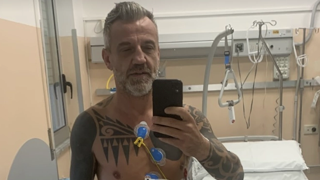 Francesco Flachi e la foto in ospedale: dopo il principio d'infarto, l'ex attaccante sta meglio