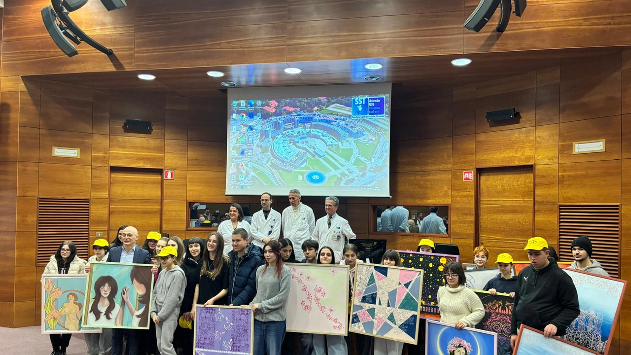 Dipinti su tela degli studenti del Liceo Piero della Francesca