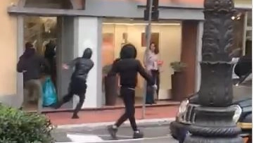 Un frame del video della rissa scoppiata in corso Roma a Montecatini