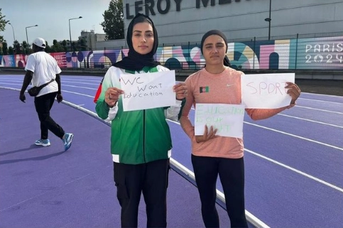 Le atlete afghane sulla pista di Parigi