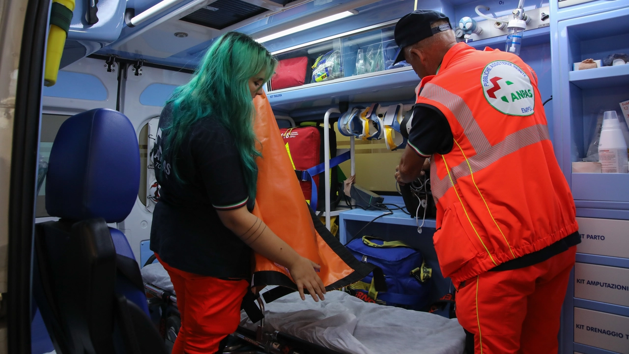 Sul posto è intervenuta l’ambulanza (foto d'archivio)