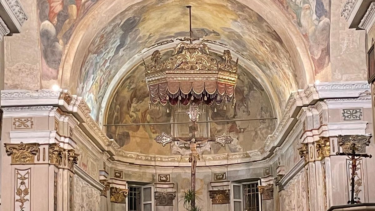 La chiesa dei Santi Filippo e Giacomo nel borgo di Nicola ha bisogno di essere votata per entrare a far parte dei “Luoghi del cuore“. Il ritrovo nel parcheggio del paese per una camminata nelle vie che rappresentano la storia del borgo lunense