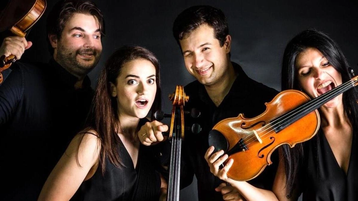 Il Quartetto Guadagnini esegue l'integrale dei Quartetti per archi di Šostakovič a Lucca, in un evento di grande rilevanza musicale e culturale.