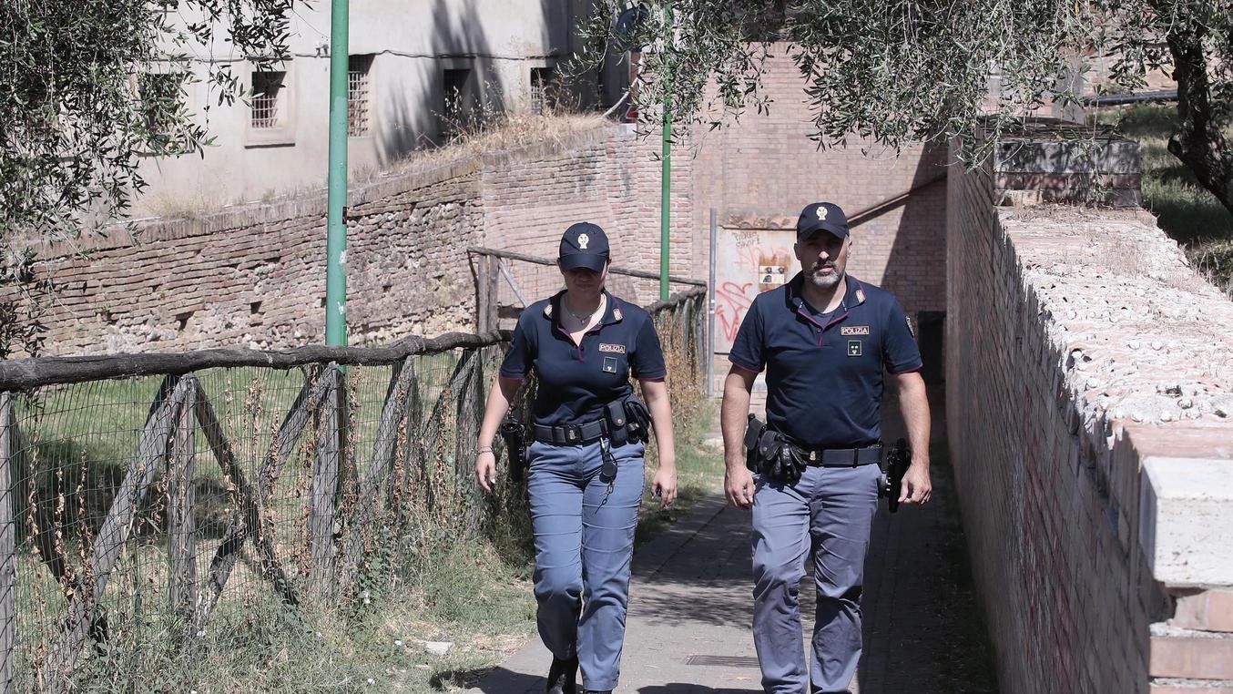 Orti del Tolomei, trovati i bulli. Rapine e botte a sei passanti: "Fatti particolarmente gravi"