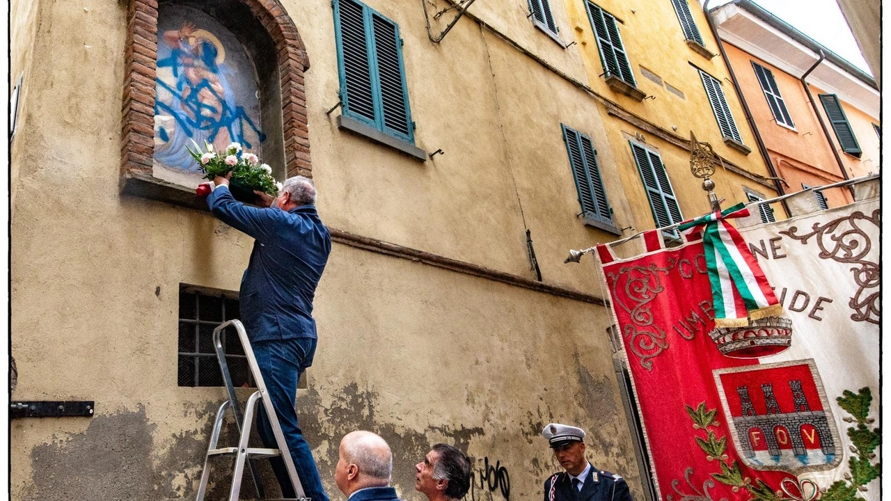 L’omaggio alla Vergine della Pace e il cardinale Frezza