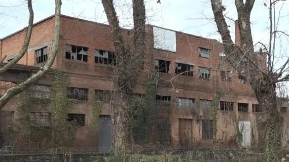 In vendita l’ex scuola di Arsina, l’ex oleificio Borella e vari altri immobili