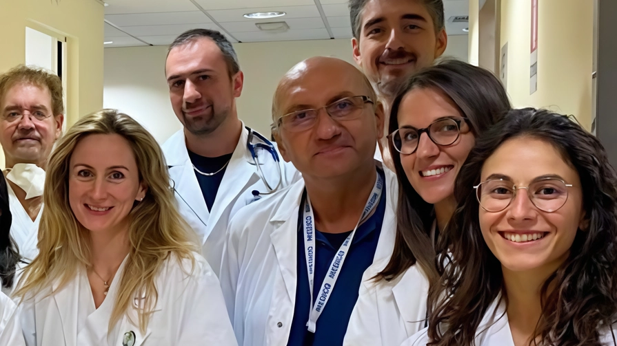 L'ospedale Santo Stefano a Prato ha istituito una struttura di Transizione pediatrico-adulto per le malattie renali, per garantire cure continue e adeguate ai giovani con malattie renali, ritardando la necessità di terapie sostitutive. La collaborazione con il Meyer di Firenze mira a favorire percorsi di trapianto pre-emptive.