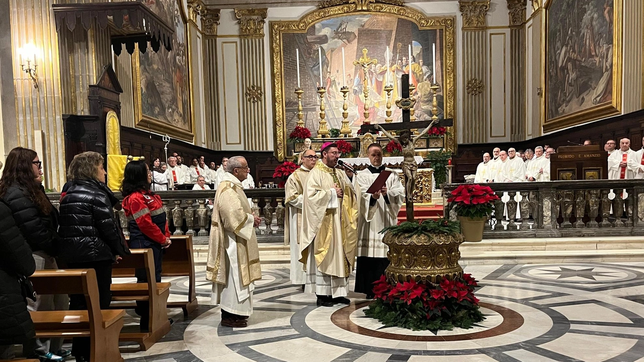 Una Cattedrale piena di fedeli ha accolto l’apertura del Giubileo. La cerimonia è stata officiata dal vescovo Paolucci Bedini