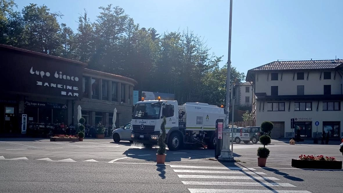 Aiutare famiglie e operatori a trovare i punti esatti dei contenitori e le tipologie degli scarti da conferire. Un piano per la corretta manutenzione di tutte le aree anche tenendo conto dei flussi turistici.