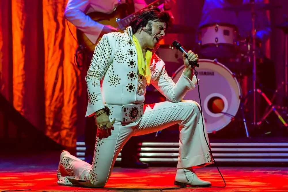 «Elvis the king is back» al teatro Tenda di Arezzo