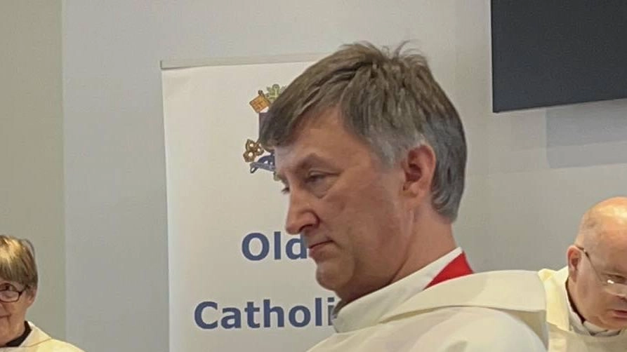 "Sono stato ordinato sacerdote anglicano" .