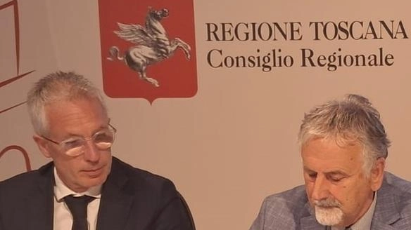 I capigruppo in consiglio regionale toscano di Iv Stefano Scaramelli e del Pd Vincenzo Ceccarelli