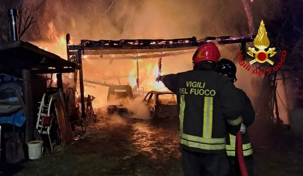 Incendio in un’azienda agricola di Bevagna