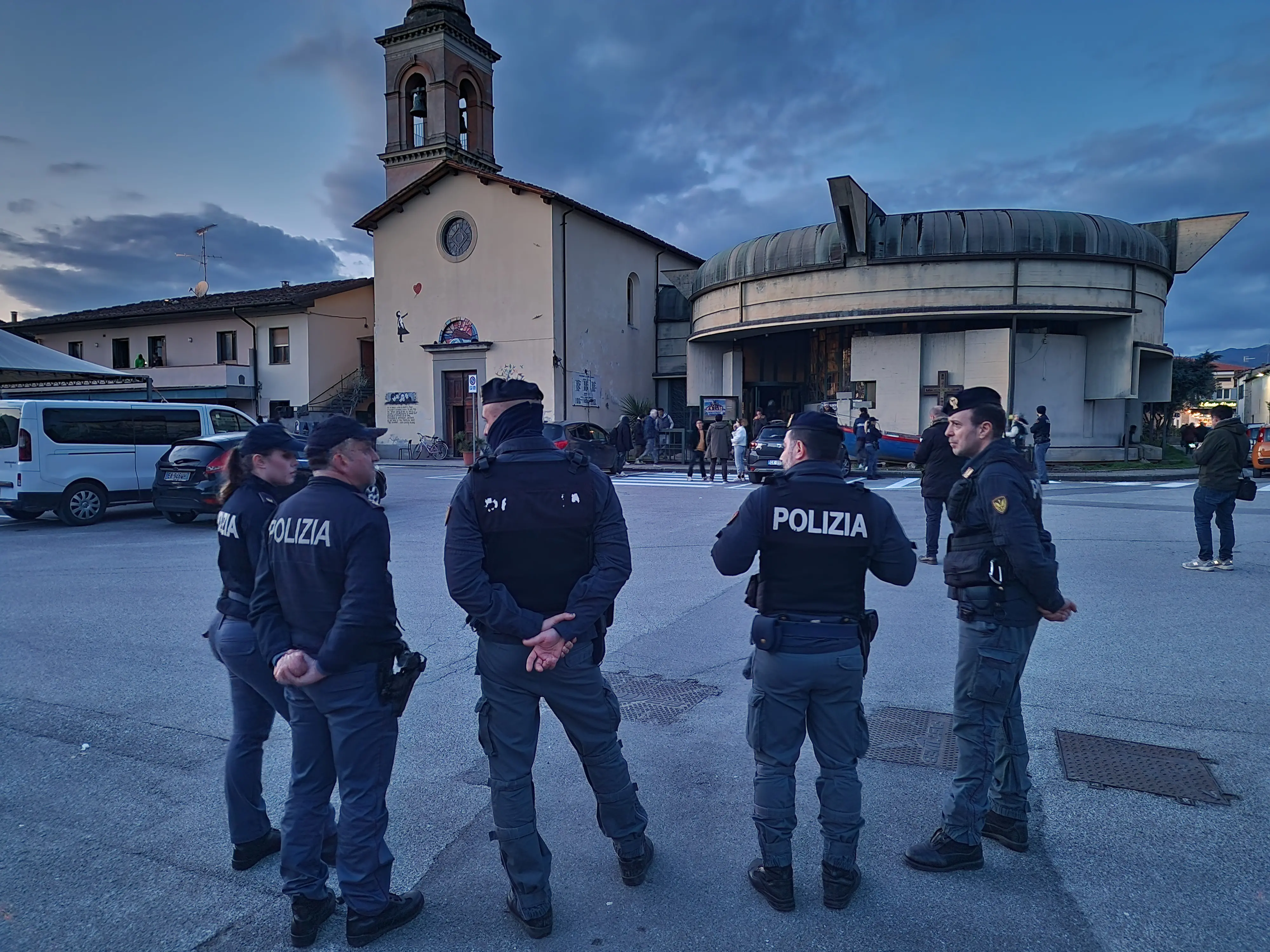 Via quaranta ospiti da Vicofaro. Saranno accolti nei Cas. Il piano del ministro con la prefettura