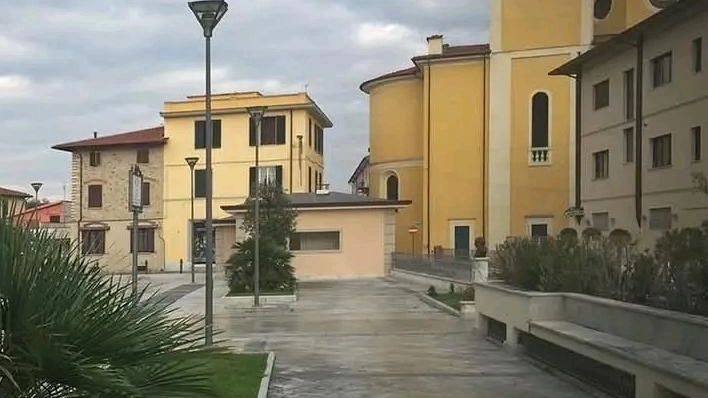 La riqualificazione di piazza Pertini, a Querceta, era slittata vista la decisione dell’amministrazione comunale di non creare disagi allo shopping natalizio