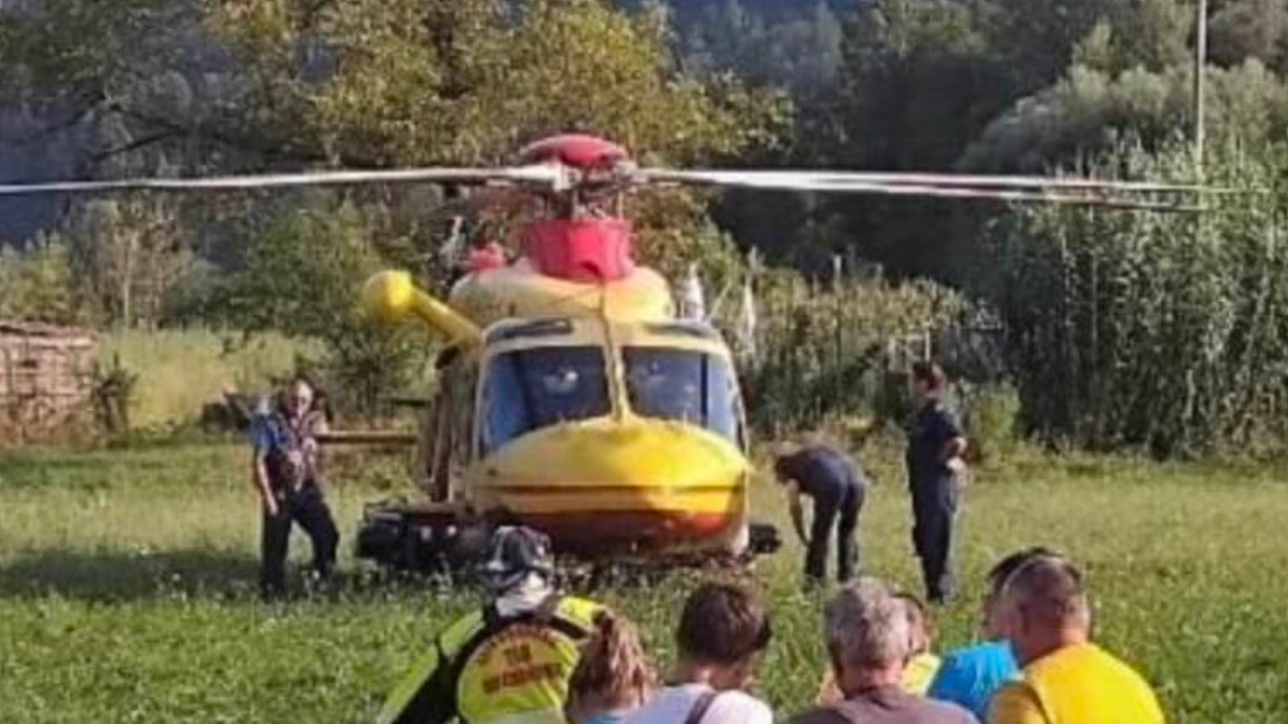 La bambina è stata soccorsa con il Pegaso ed è stata trasferita al Meyer di Firenze in codice rosso: è in rianimazione