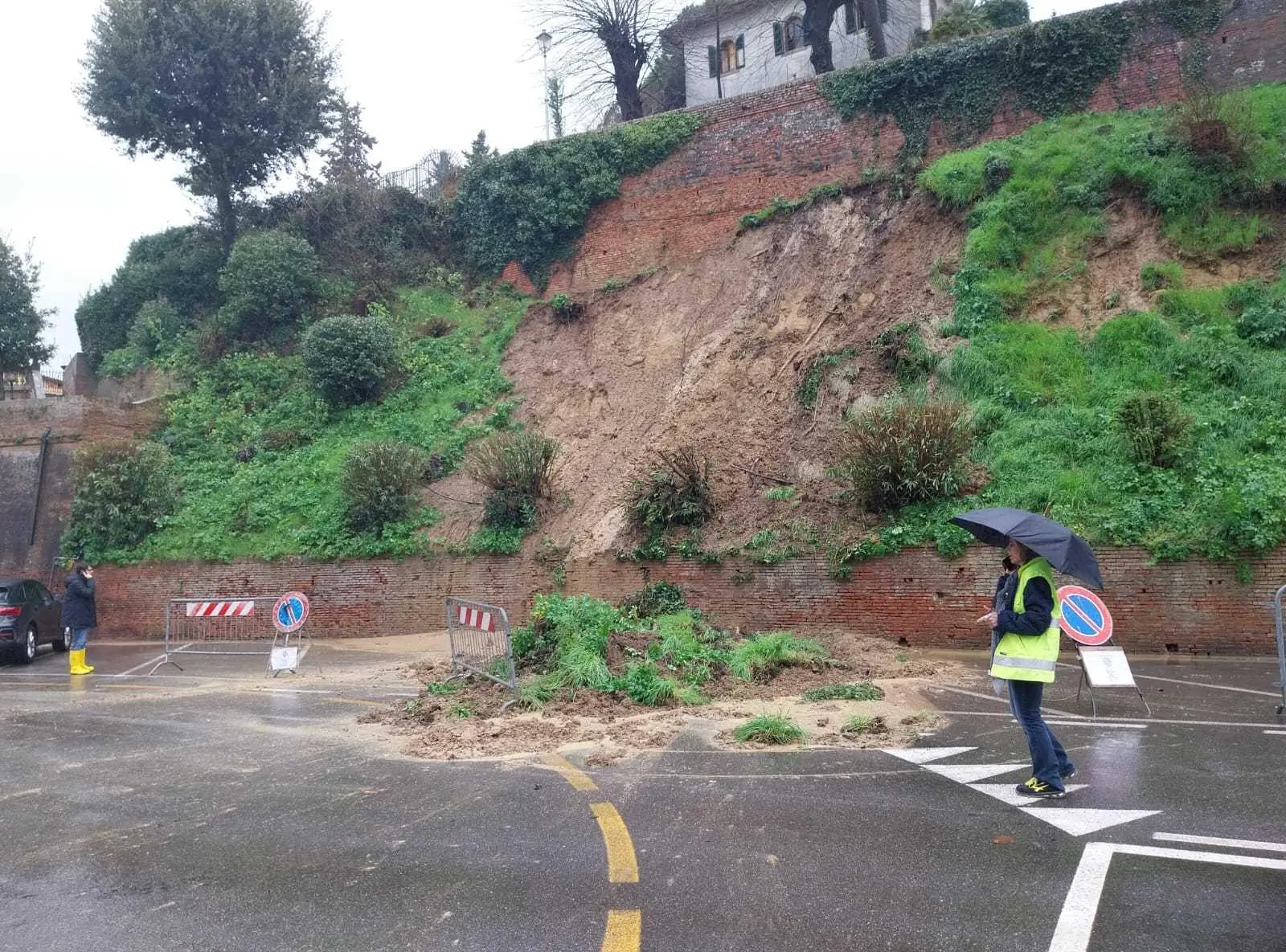 Territorio flagellato dalle frane. Restano criticità in molte zone: "Super perizia per il Cencione"