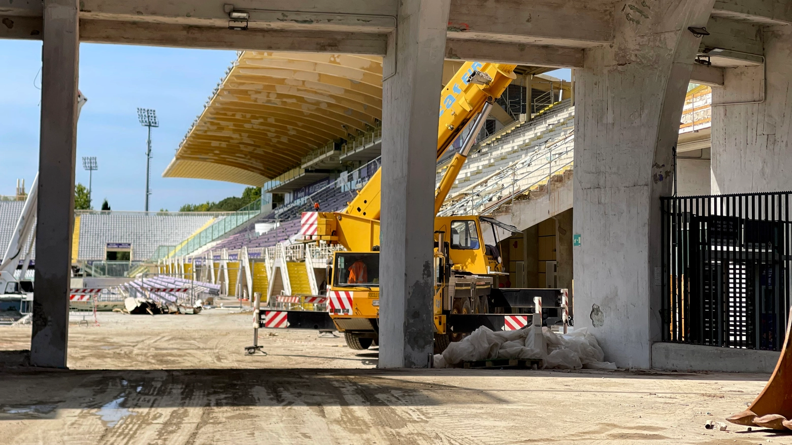 I lavori di restyling allo stadio Franchi di Firenze (Foto Marco Mori / New Press Photo)