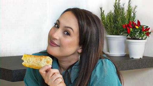 La food blogger umbertidese Monica Pannacci, diventata influencer con oltre un milione di follower, pubblica il libro "Provalo perchè è buonissimo" con 130 ricette cuore e tradizione umbra. Il volume sarà presentato il 17 settembre al Cinema Metropolis.