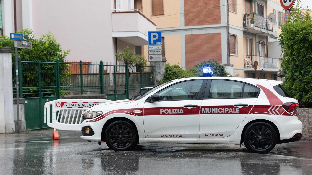 Strade allagate in città (foto d’archivio)