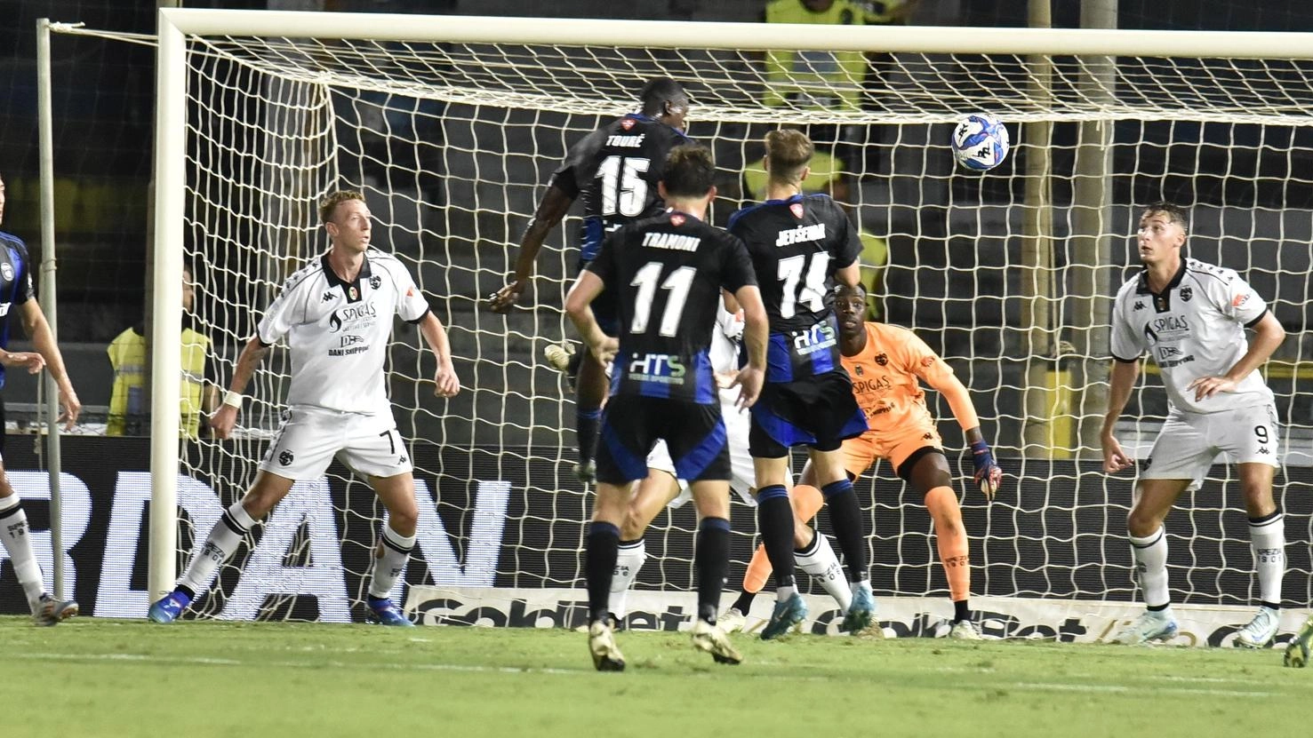 "Il premio a una grande partita". Pio Esposito raggiante per il gol