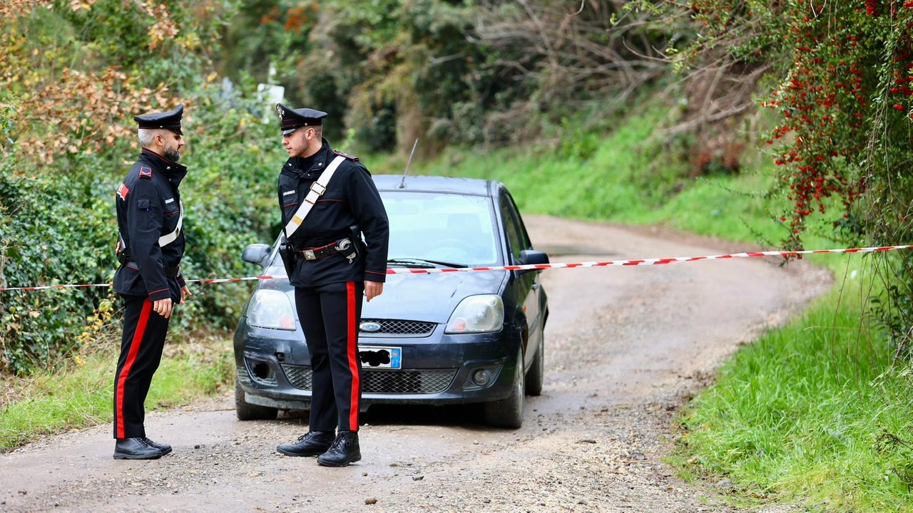 Carabinieri sul posto (Foto Gasperini/Germogli)