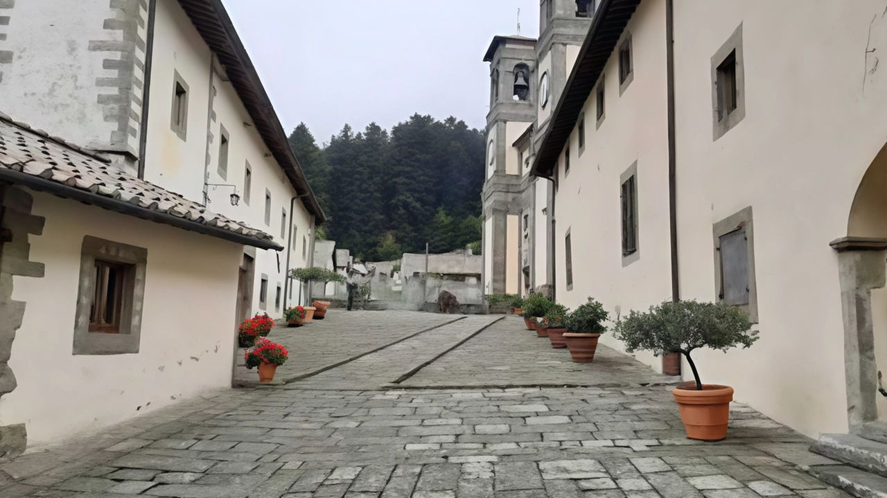 In alto a sinistra, il Sacro Eremo di Camaldoli, in provincia di Arezzo; a destra, il Monastero di Santa Croce a Bocca di Magra; in basso a sinistra, il Santuario di Montenero di Livorno; a destra, l’Abbazia di Sant’Antimo in provincia di Siena