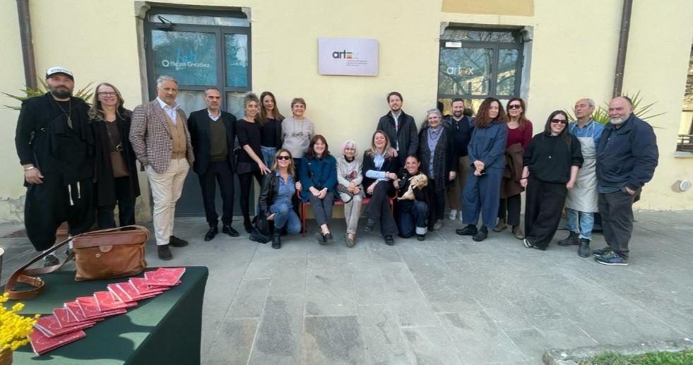 Firenze, inaugurata una panchina rossa nel chiostro del Conventino Fuori le Mura