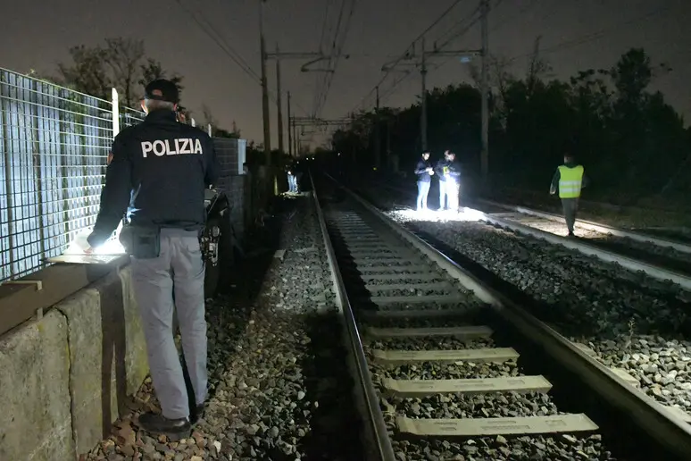 Un’altra persona investita sui binari, circolazione dei treni sospesa tra Viareggio e Firenze