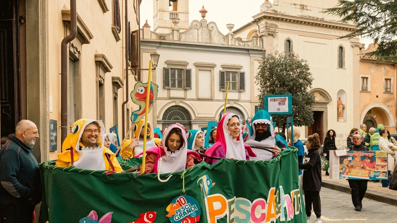 Un trionfo di maschere. Il successo in centro: "Bellissimi costumi"