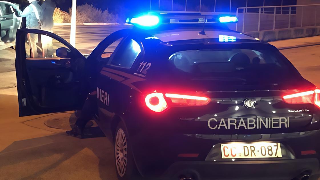 In macchina con un machete di 64 centimetri. Fermato e denunciato