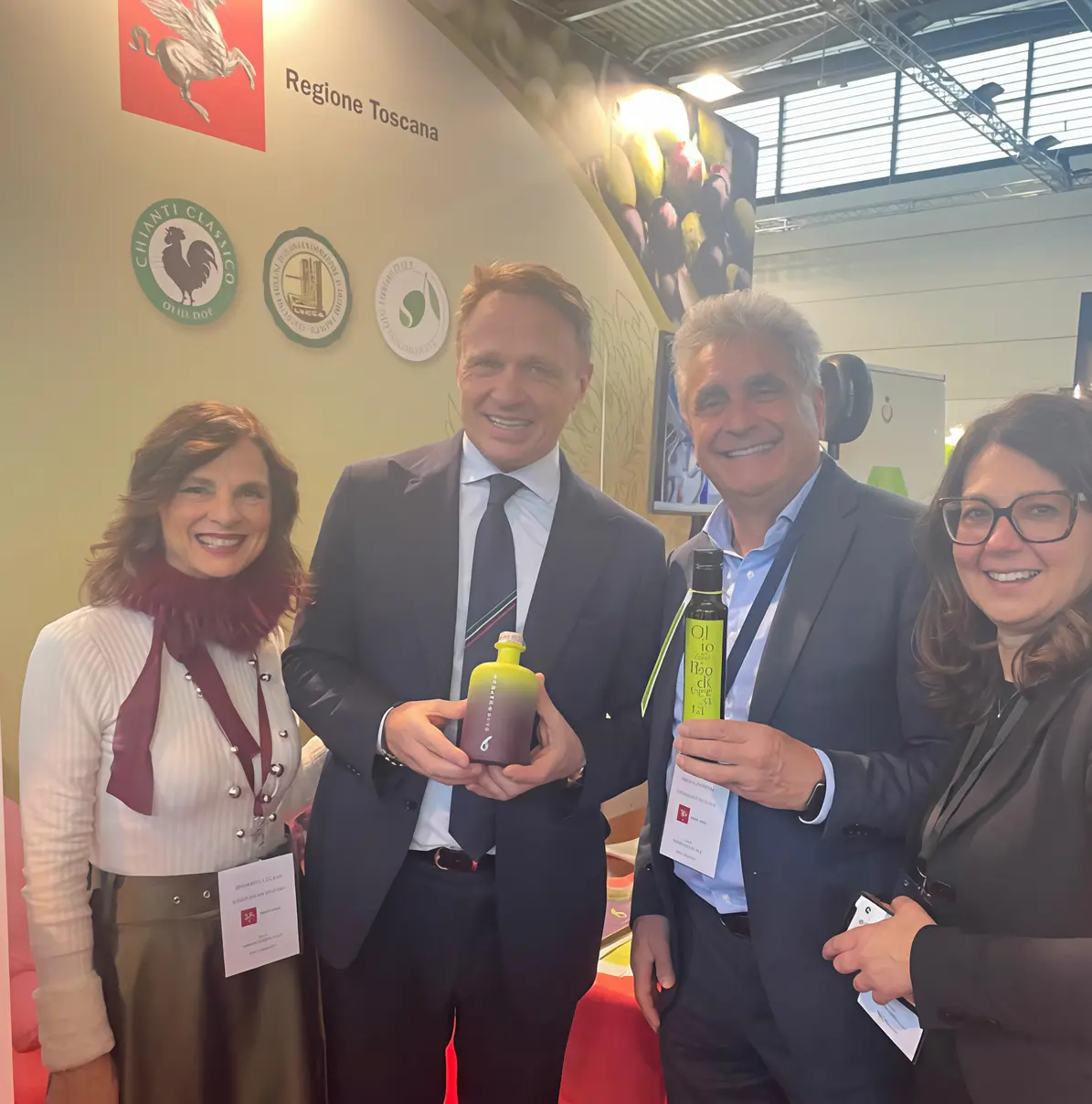 Lollobrigida stregato dall’olio doc. L’oro verde di Bucine trionfa all’expo