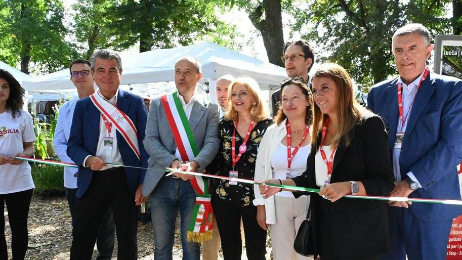 Murabilia, giardino fiorito. Sulle Mura esplode la meraviglia di piante e fiori