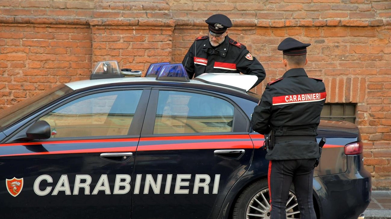 Un carabiniere è rimasto ferito dopo essere intervenuto per una lite davanti alla caserma di Terranuova Bracciolini (foto archivio)