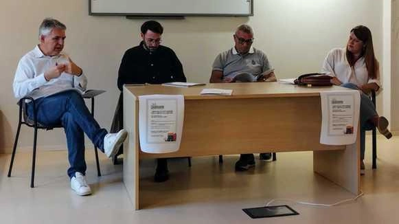 Renato Lemmi di Casa Insieme, l’assessora Sonia Luca e, al centro Andrea Favilli e Daniele Vannozzi, alla presentazione del bilancio dell’associazione