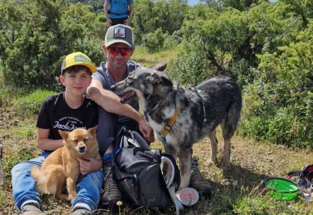 Famiglia uccisa dal monossido di carbonio, il piccolo Elio torna a casa per l’ultimo saluto