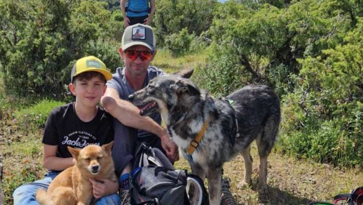 Famiglia uccisa dal monossido di carbonio, il piccolo Elio torna a casa per l’ultimo saluto